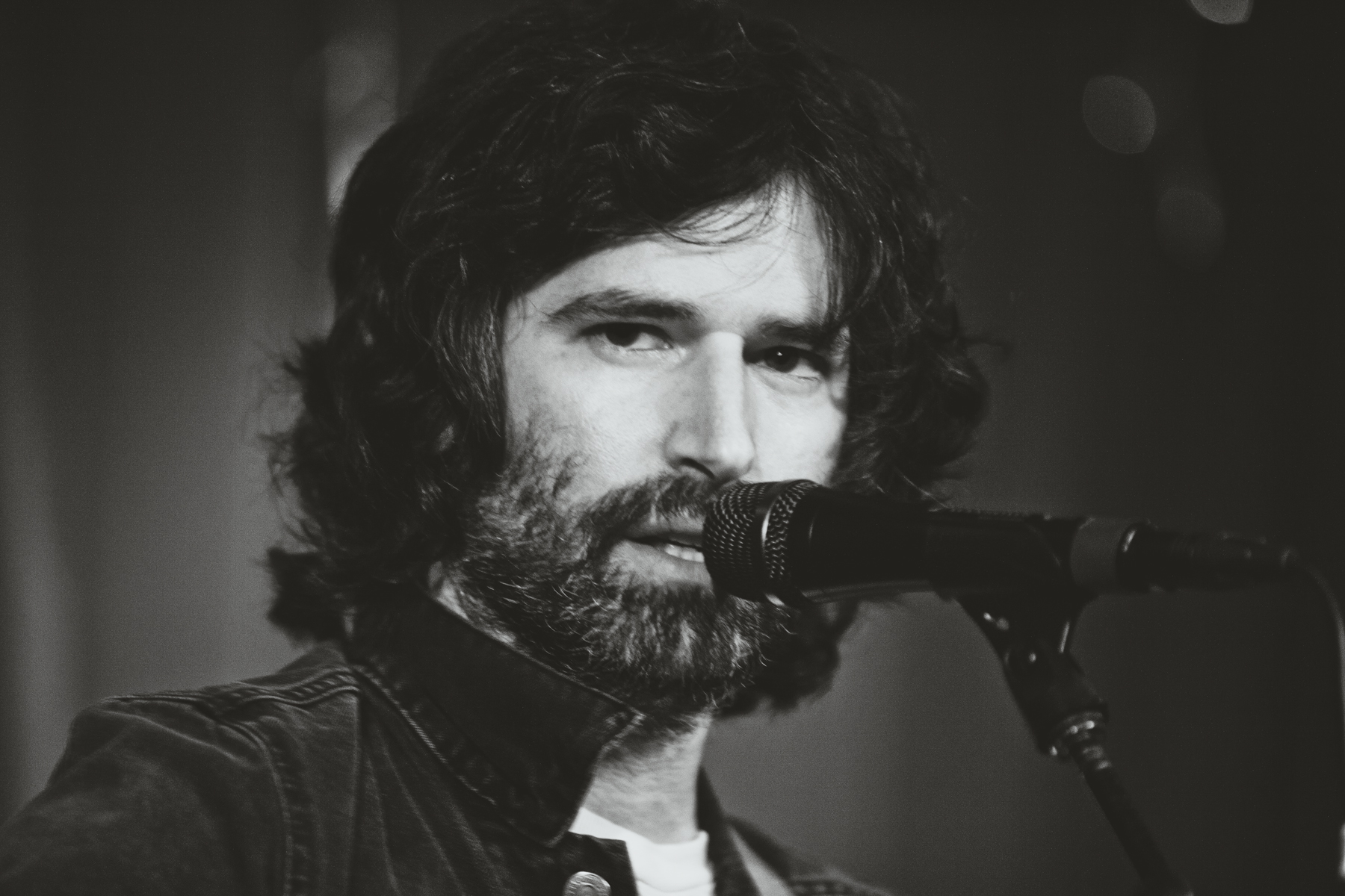 Pete Yorn Live at Apogee Studios, Los Angeles | mxdwn.com