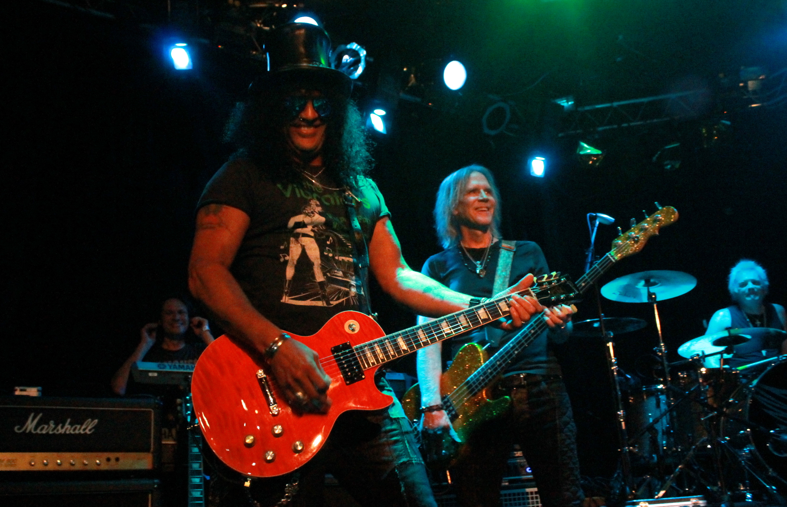Slash Featuring Myles Kennedy & The Conspirators Live Debut Guns N' Roses "Don't Damn Me"