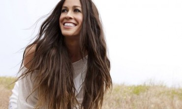 Alanis Morissette Releases Holiday Cover of "Little Drummer Boy"