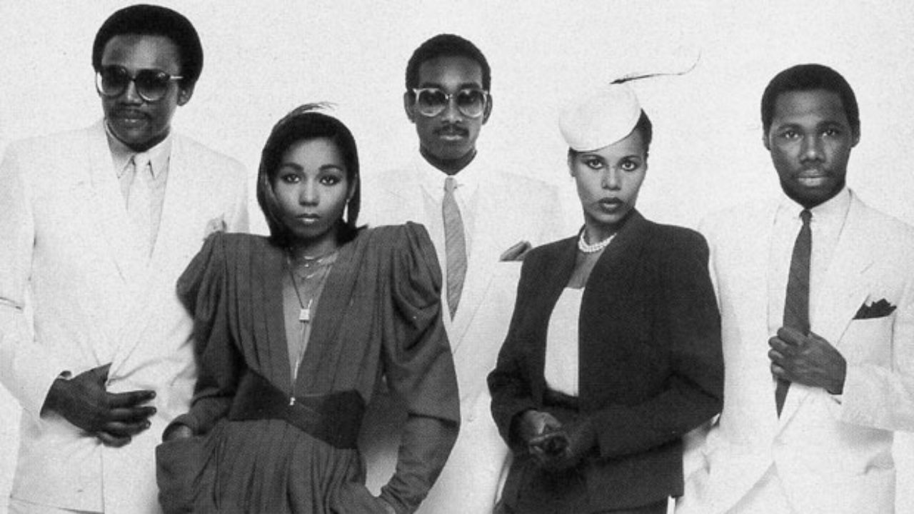 chic-1280x720.jpg