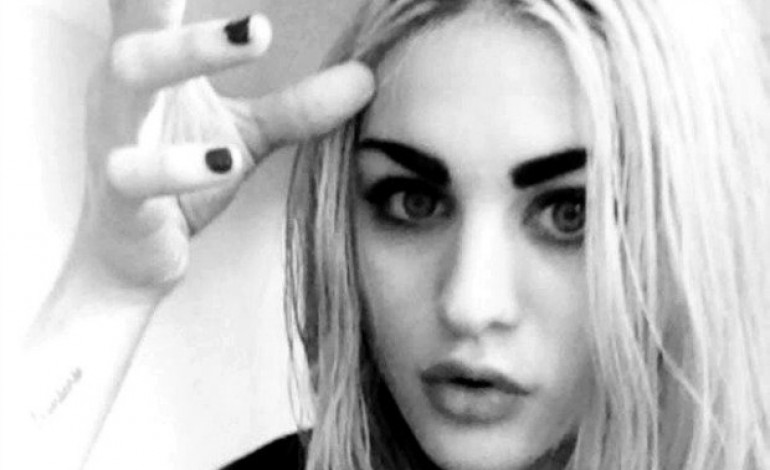 WATCH: Frances Bean Cobain Performs Jimmy Eat World’s “The ...