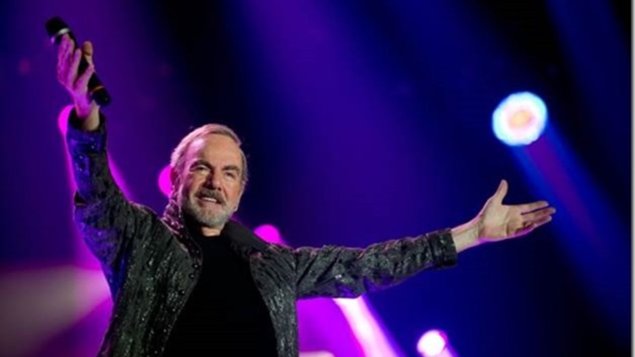 See Neil Diamond Now in a Rare Post-Retirement Appearance