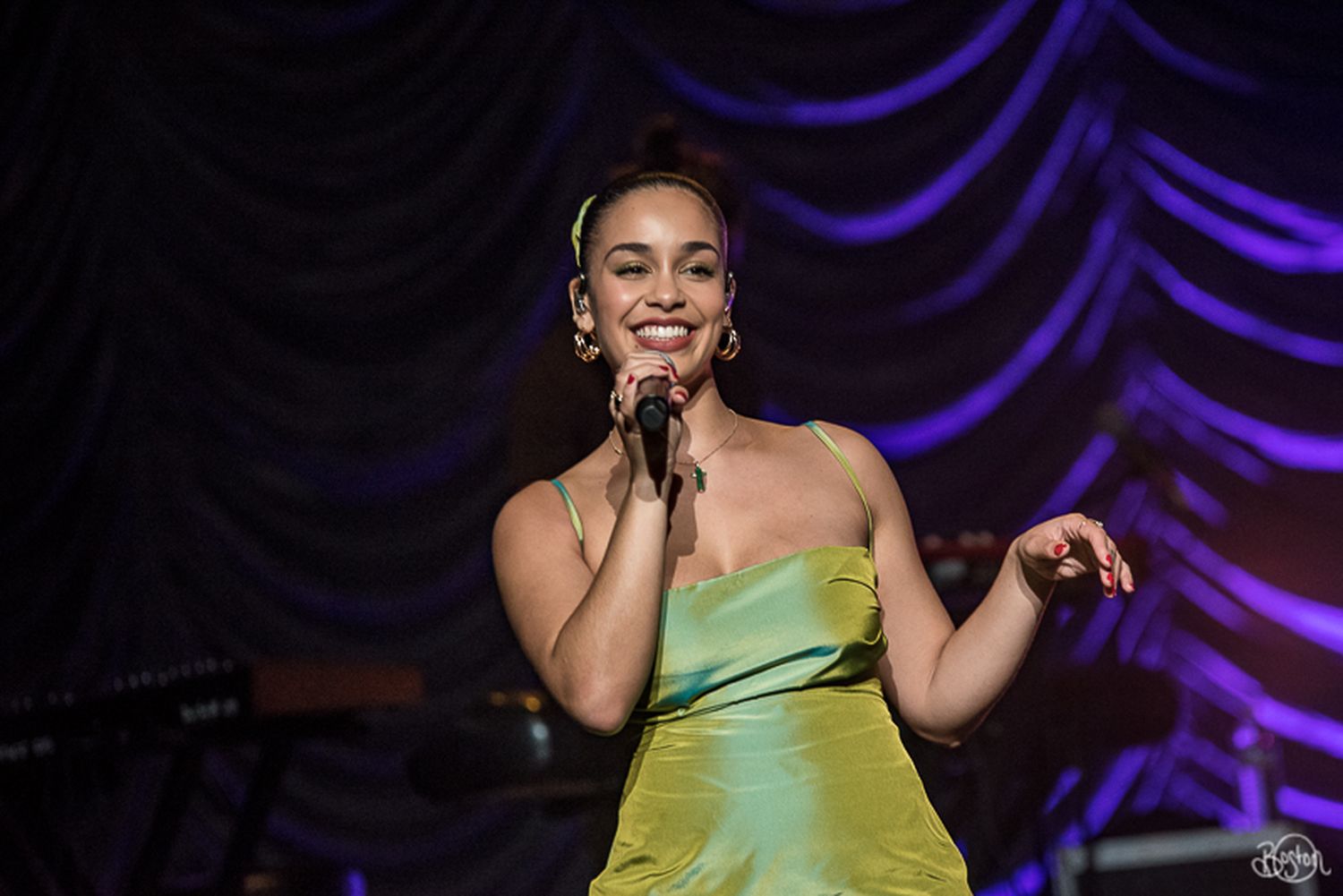 Jorja Smith Announces New Album Be Right Back For May 2021 Release And Shares New Song Gone Mxdwn Music