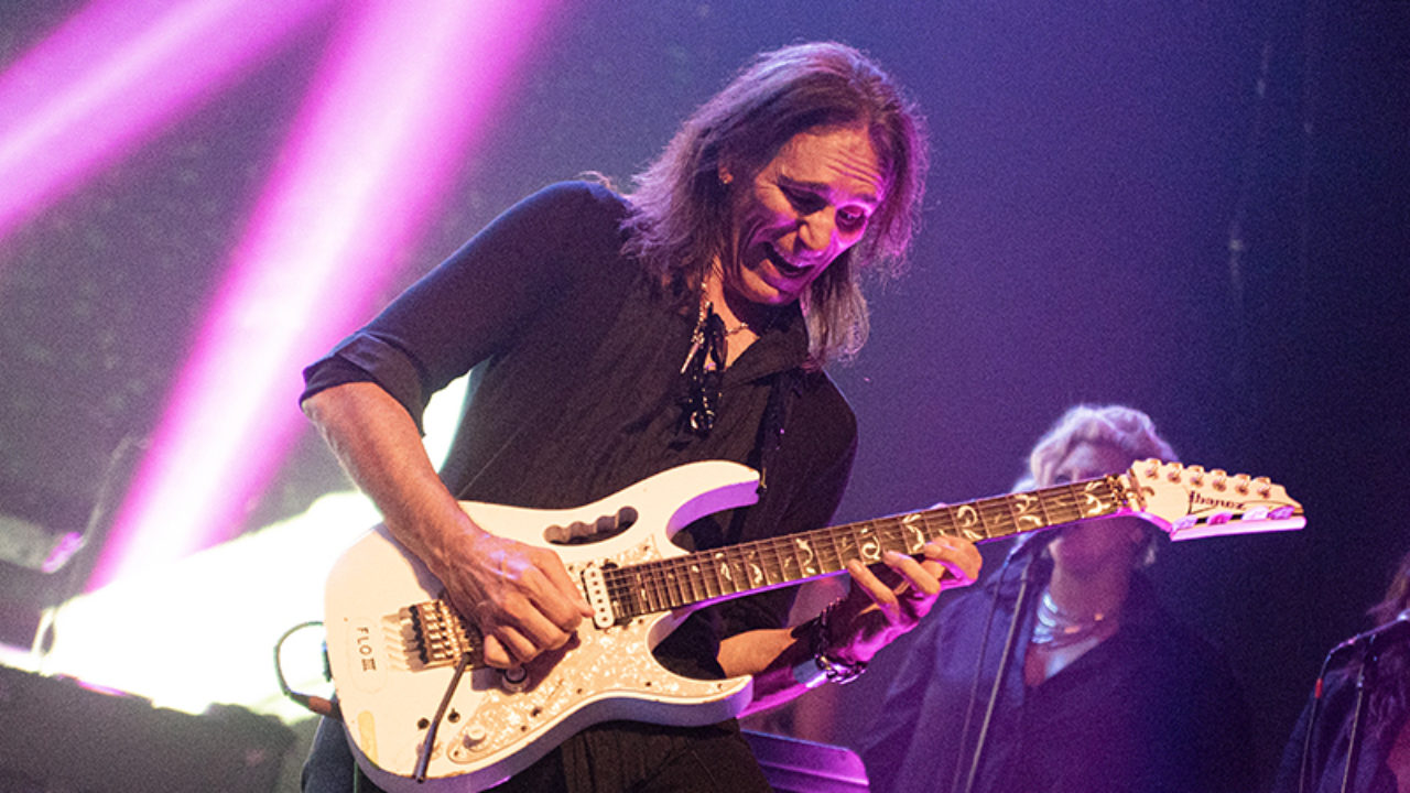 Steve Vai Joe Satriani Alex Skolnick Of Testament Nita Strauss And More To Participate In Six String Salute Live Stream Event To Support Live Music Crews Mxdwn Music