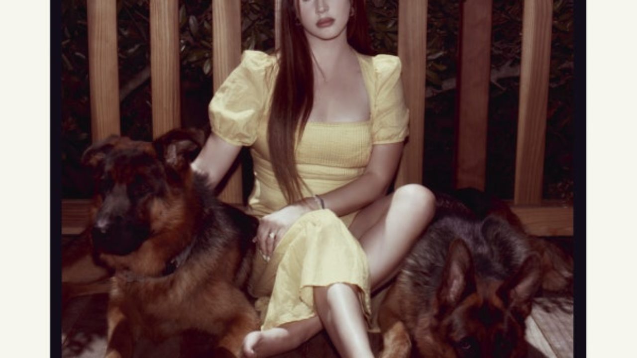 Lana-Del-Rey-Blue-Banisters-