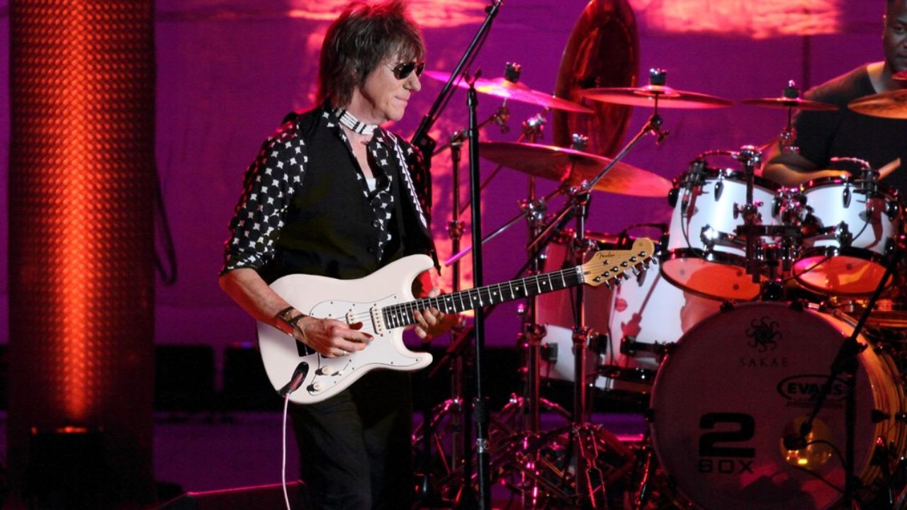 Jeff Beck Dead: Rock Guitarist Dies at 78 – Billboard