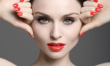 Sophie Ellis-Bextor Shares Anthemic New Single “Freedom Of The Night”