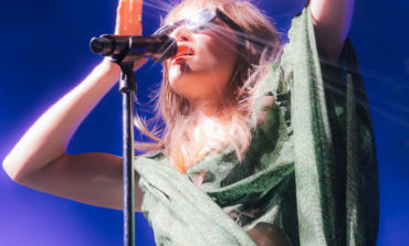 Photo Review: Suki Waterhouse & Bully at the Greek Theatre